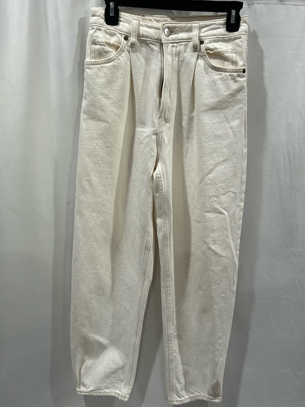 Lee x H&M Off-white/cream Relaxed Hi Rise Balloon jeans LN